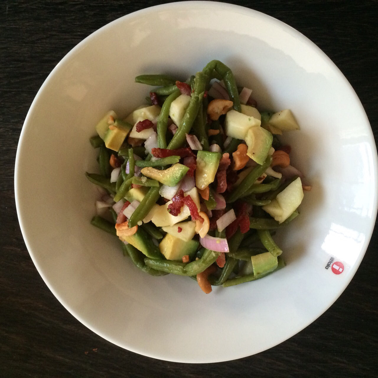 Sperziebonensalade met appel, avocado en noten