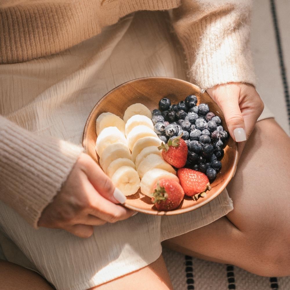 Biologische yoghurt met vers fruit